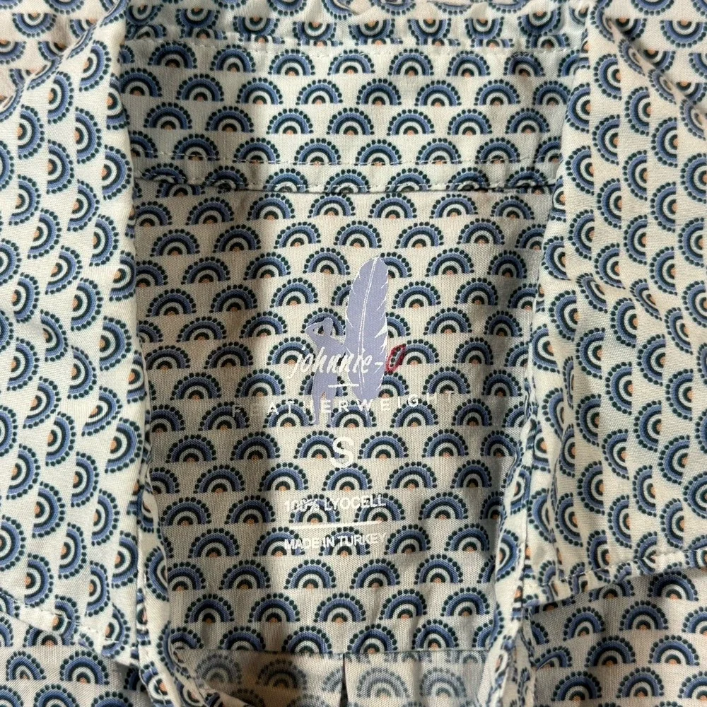 Johnnie O Featherweight Button Up Shirt Men's S White Blue‎ Geometric AOP Print
